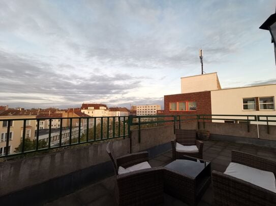 Upscale penthouse in Mitte-Nord with a huge 65sqm roof terrace and an amazing view