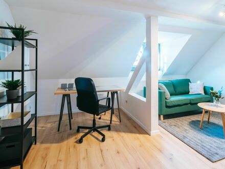Stilvoll möblierte, neu renovierte 2-Zi Wohnung in der Altstadt! | Stylishly furnished, newly renovated 2-room apartmen…