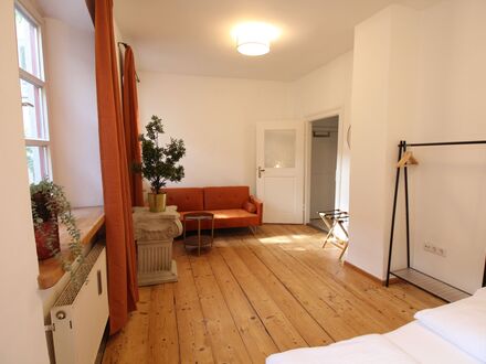 Neu eingerichtete und zentrale 3-Zimmer Wohnung in Augsburg | Newly furnished and central 3-room flat in Augsburg