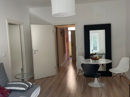 Sunny studio in the heart of the City-West close by KaDeWe, Tauentzien / Kurfürstendamm and Viktoria Luise Platz