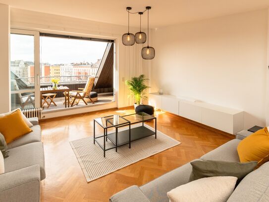 Helle und großzügige Dachgeschosswohnung mit großer Dachterrasse und freiem Blick nach Westen