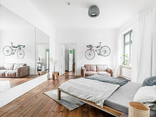 Zimmer mit eigenem Bad in Private Designer-Altbauwohnung im Herzen von Prenzlauer Berg