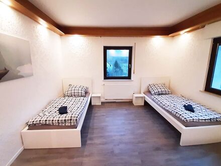 Große Wohnung mit Trockner und Waschmaschine | Large flat with dryer and washing machine
