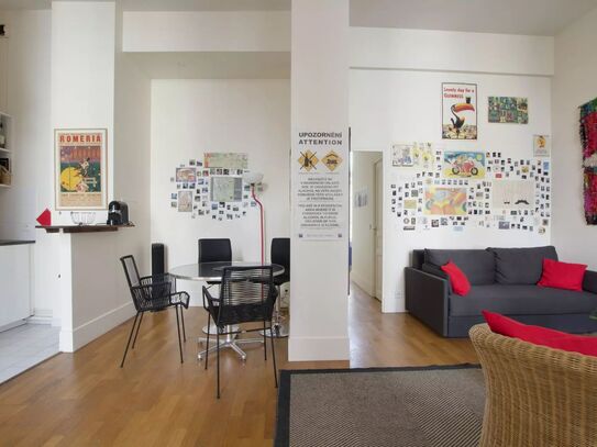 SPACIOUS APARTMENT - ONE BEDROOM - MARAIS RAMBUTEAU