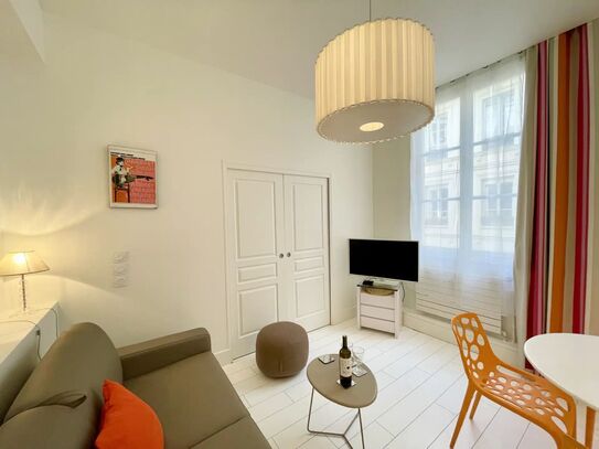 Rental Furnished Appartment - 2 Rooms - 40 m² - Elysées - Madeleine - 75008 Paris