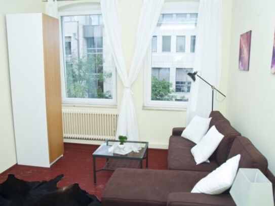 WLAN Spacious old building apartment at the Medienhafen with 2 bedrooms