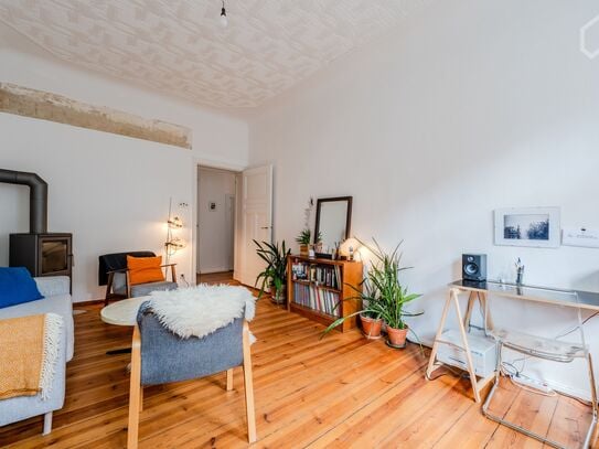 Beautiful 2 rooms Altbau flat in Neukölln/weserkiez with balcony, near canal