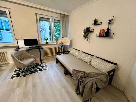 Lovely and renovated Apartment - 7 min from main Train Station