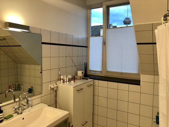 Large and bright maisonette apartment in best location (Cologne)