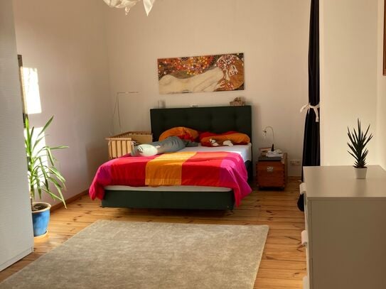 Große Altbauwohnung tres chic mitten in Prenzlauer Berg