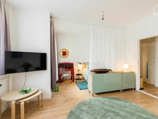 Sehr schönes, modernes, helles Apartment mit Balkon in Schöneberg