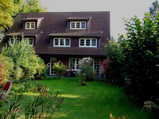 Möbliertes Haus mit Garten in Zehlendorf für 3-5 Monate zu vermieten.