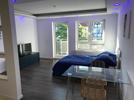 Das komplett neu und elegant renovierte Appartement befindet sich in sehr gefragter Wohnlage in Friedrichshain | The co…