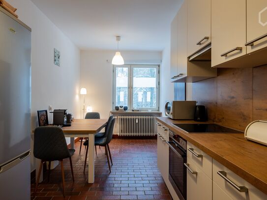 fashionable and charming apartment with big pool, garden & sauna - in the most beautiful area of Berlin