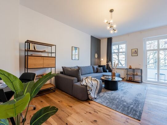 Modern gestaltete 2-Zimmer-Wohnung mit Balkon im Neukölln