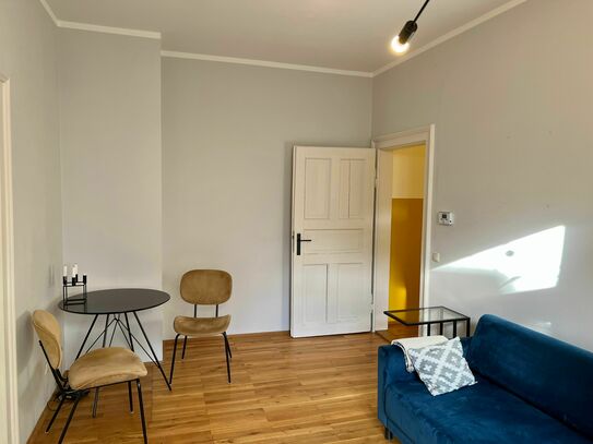 Wunderschöne 2 Zimmer-Altbau-Wohnung in Münchens Szene-Viertel, Regenwald-Dusche, BALKON