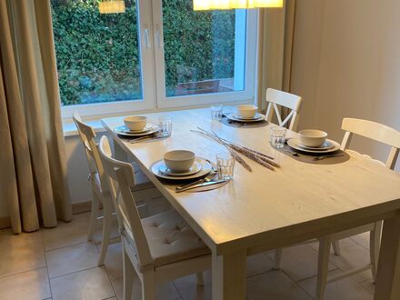 Helles, modernes Studio Apartment zentral gelegen | Neat and beautiful suite close to park