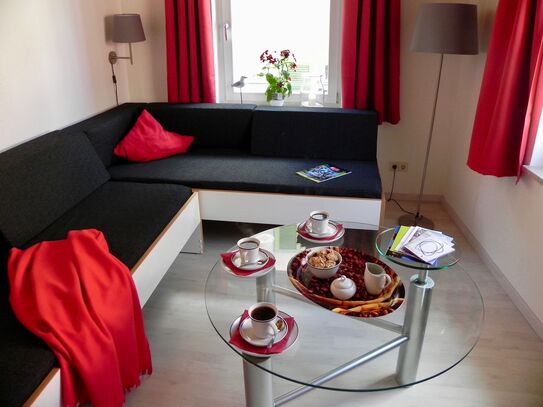 TOP-LAGE! Modernes 3 Zi.-Apartment im Altstadt-Zentrum, TG-Platz