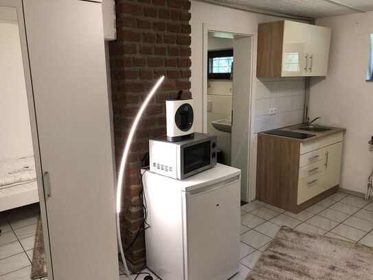 Fully furnished 1-room basement apartment near the airport / barracks, Koln - Amsterdam Apartments for Rent