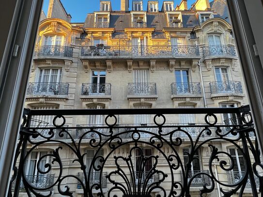 2 Bedroom Flat nearby Unesco, Eiffel Tower and Invalide