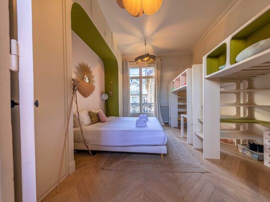 Luxurious 180m² Apartment near Place Victor Hugo, Paris 16th