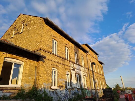 Exceptional location Apartment in the former railway building (S2-Marienfelde-Bahn civil servants' residence of the Fed…