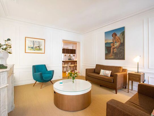 Rental Furnished flat - 3 rooms - 76 m² - Champ de Mars - 75007 Paris