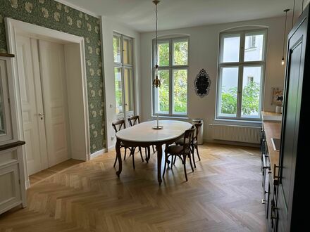 Großzügige und exklusive 2-Zimmer Wohnung nähe FU, beste Lage in Berlin Zehlendorf