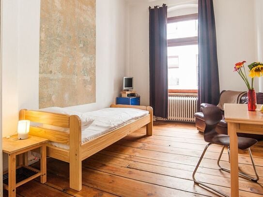 Quiet 2-Bedroom Apartment in Moabit, Berlin - Amsterdam Apartments for Rent