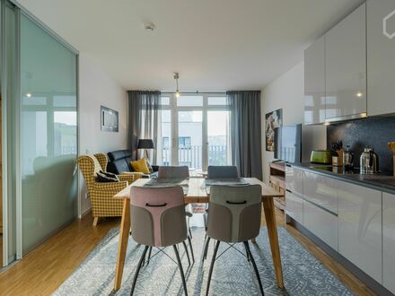 Urban living: Modernes Apartment mit gehobener Ausstattung in zentraler Lage mit TG-Platz