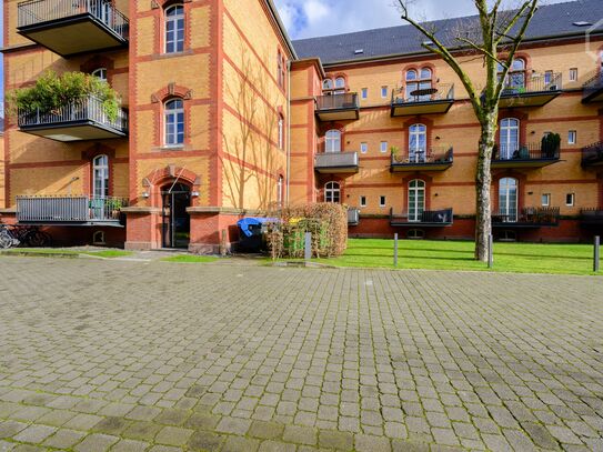 Modern loft with sunny balcony in Derendorf