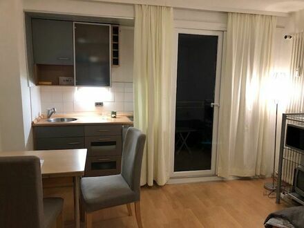 Schönes Studioapartment in Schwabing mit Balkon