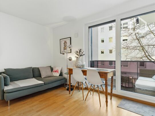 Modernes ruhiges Studio-Apartment mit Balkon in Schwabing