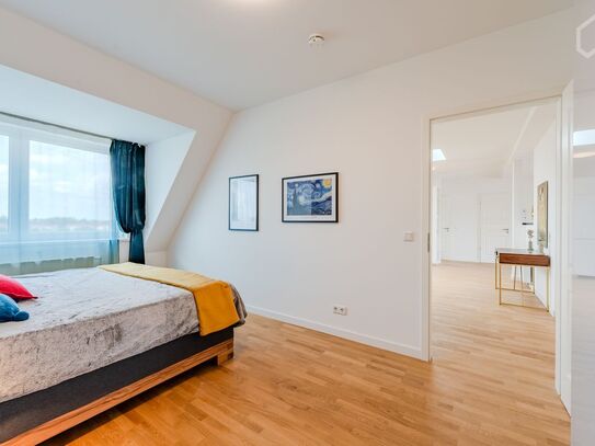 Wonderful top floor: 90m² of luxury in Berlin, Berlin - Amsterdam Apartments for Rent