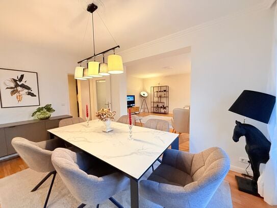 Luxurious Furnished 4-Room Apartment with Balcony – Prime Location Directly by the Alster, Walking Distance to the City…