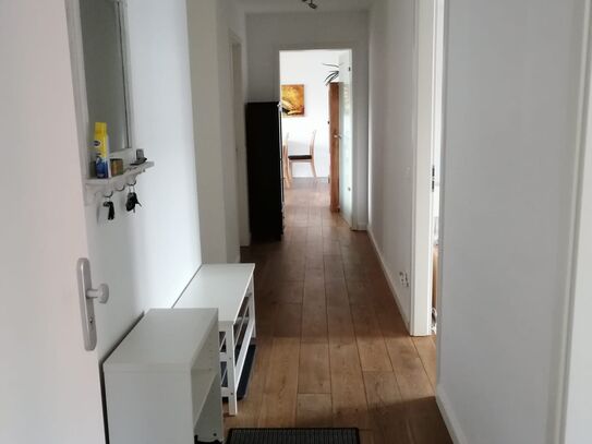 Luxuriöse, voll möblierte 4-Zimmer-Wohnung (3 Schlafzimmer) in Nippes, Köln.