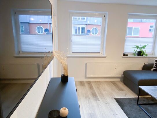 Design apartment directly on the Alster / City Center (St. Georg)