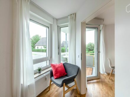 Helle Wohnung mit Balkon an der ruhigen und grünen Martinshöhe | Spacious, lovely suite