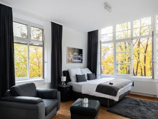 Bright, great loft (Mitte)