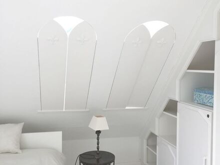 Wunderschöne, lichtdurchflutete Wohnung in begehrter Düsseldorfer Toplage | Beautiful, light-flooded apartment in sough…