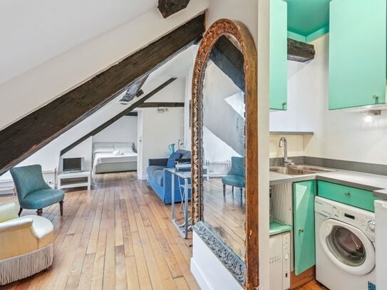 ID389 captivating apartment in the heart of Paris on Rue Bourgogne (7th arr.)