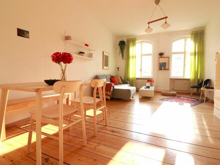Helle und ruhige 2-Zimmer-Wohnung Moabit mit neuen Möbeln, mit Liebe eingerichtet!
