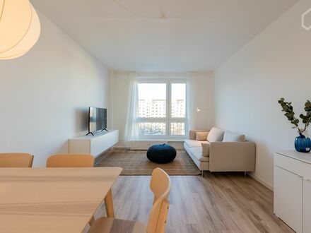 ERSTBEZUG! Frisch renoviert und möbliert! Exklusive 3-Zimmer-Wohnung in Lichtenberg: Ihr urbanes Refugium im Herzen von…