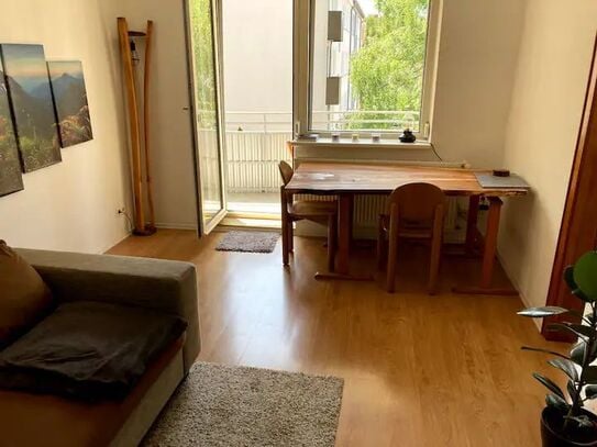 Airbnb Superhost flat near Mainstation, Hannover - Amsterdam Apartments for Rent