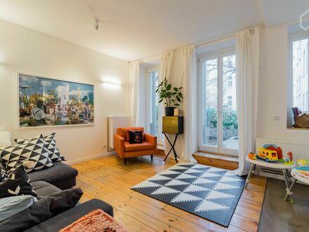 Großzügige, helle, neu sanierte Wohnung mit Privatgarten | Spacious, bright, newly renovated apartment with private gar…