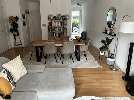 Luxusapartment im Herzen von Eppendorf! Geräumig, modern, voll ausgestattet, Top-Lage & Kanalblick