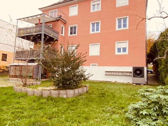 Schönes, voll möbliertes Zimmer mit großem Garten in Altstadt Nähe (3er WG).