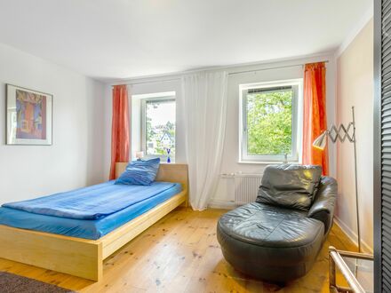 Voll möbliertes, helles Studio Apartment in Siegen | Fully furnished, bright studio apartment in Siegen