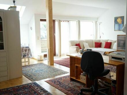 Liebevoll eingerichtete & charmante 2 Zimmer Wohnung in Frankfurt am Main