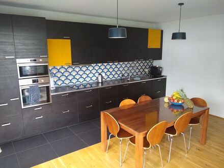 Modisches Studio - super Aussicht! | Modern open-plan apartment in a beautiful but well connected area
